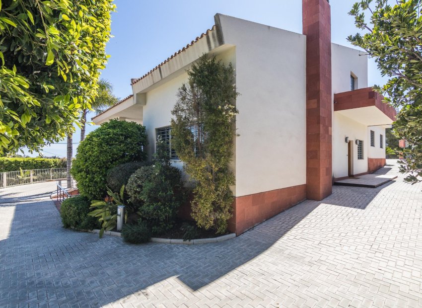 Herverkoop - Villa de Lujo - Peña las aguilas - Peña de Las Águilas