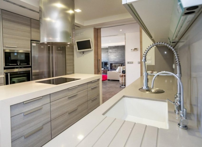 Lange Termijn Verhuur - Chalet - Arenales del Sol - Zona paseo maritimo