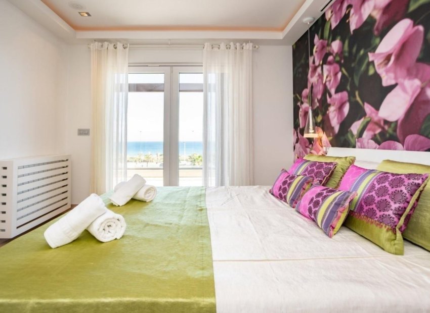 Lange Termijn Verhuur - Chalet - Arenales del Sol - Zona paseo maritimo