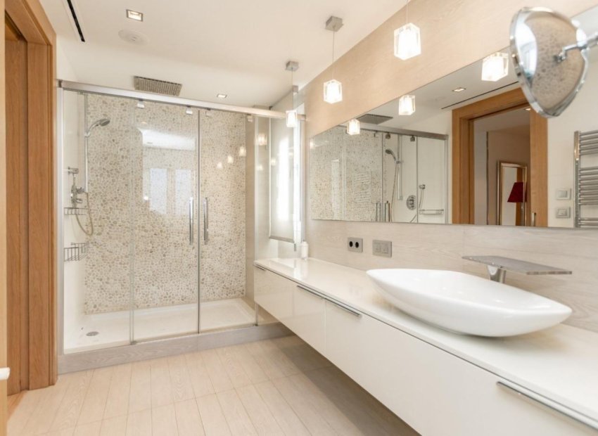 Lange Termijn Verhuur - Chalet - Arenales del Sol - Zona paseo maritimo