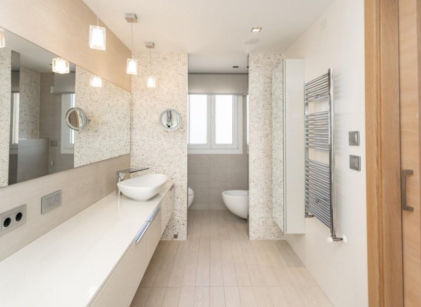 Lange Termijn Verhuur - Chalet - Arenales del Sol - Zona paseo maritimo