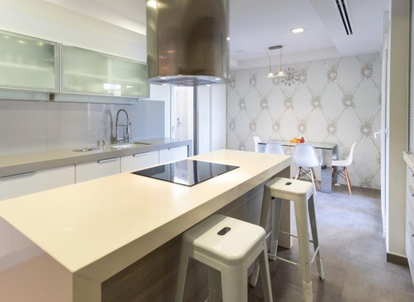 Lange Termijn Verhuur - Chalet - Arenales del Sol - Zona paseo maritimo