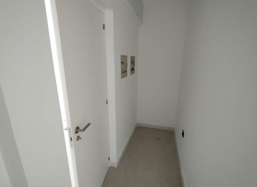 Lange Termijn Verhuur - Local comercial - Torrevieja - La Mata