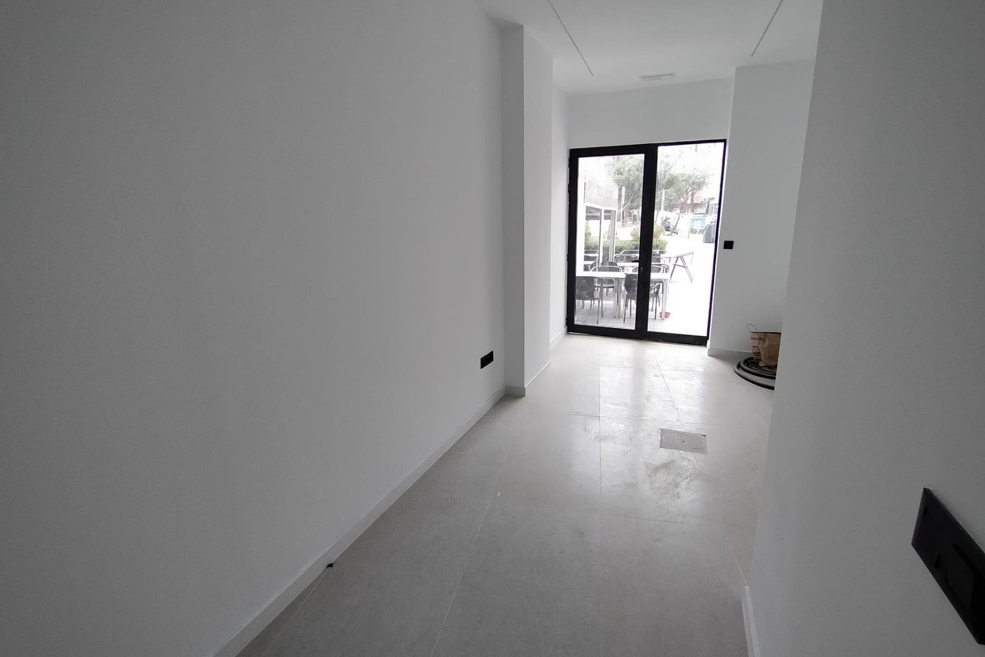 Lange Termijn Verhuur - Local comercial - Torrevieja - La Mata