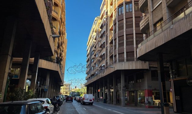 Local comercial - Odsprzedaż - Elche -
                Centro