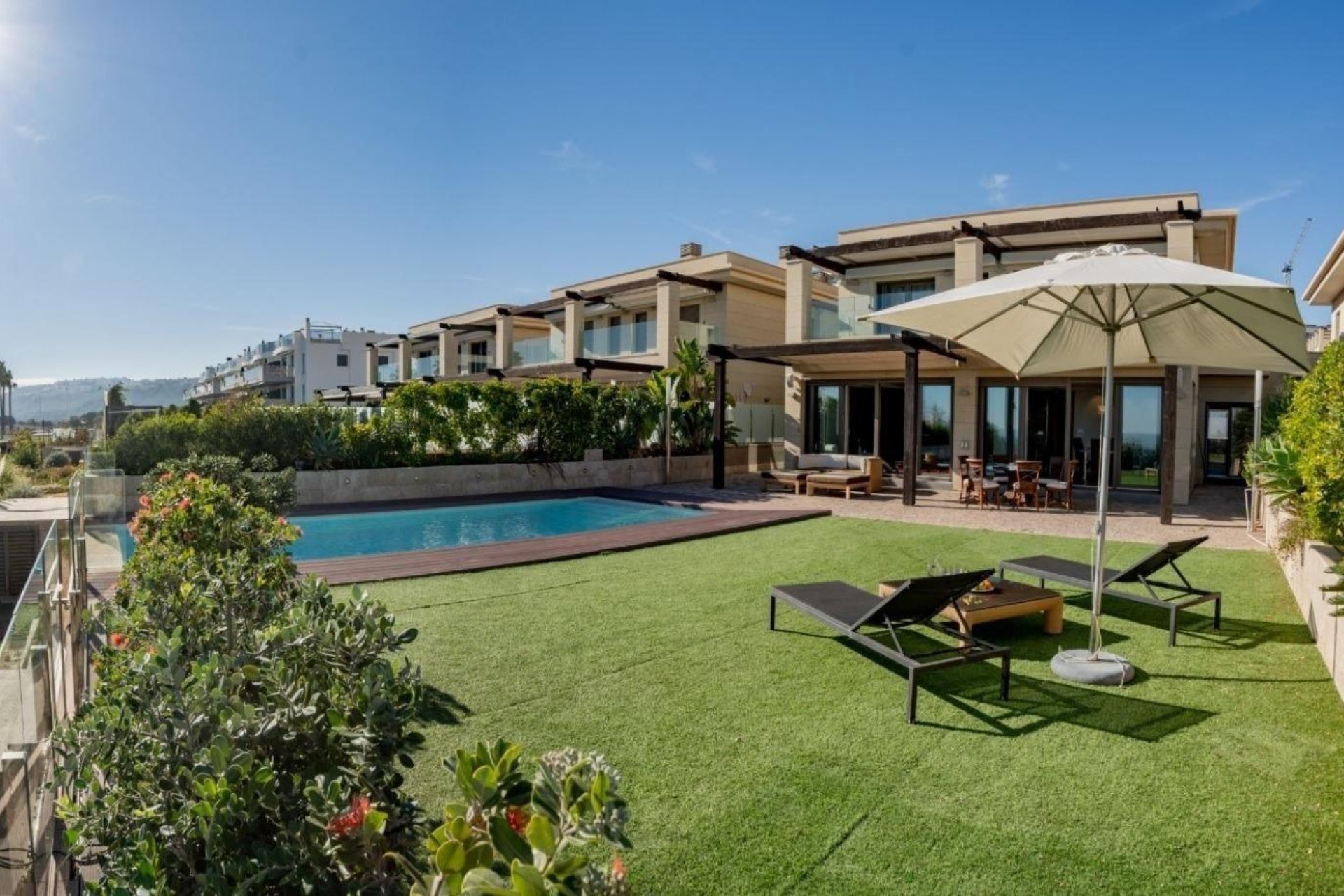 Long Term Rental - Chalet - Arenales del Sol - Zona paseo maritimo