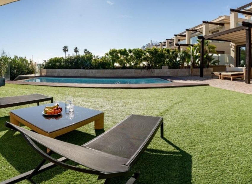 Long Term Rental - Chalet - Arenales del Sol - Zona paseo maritimo