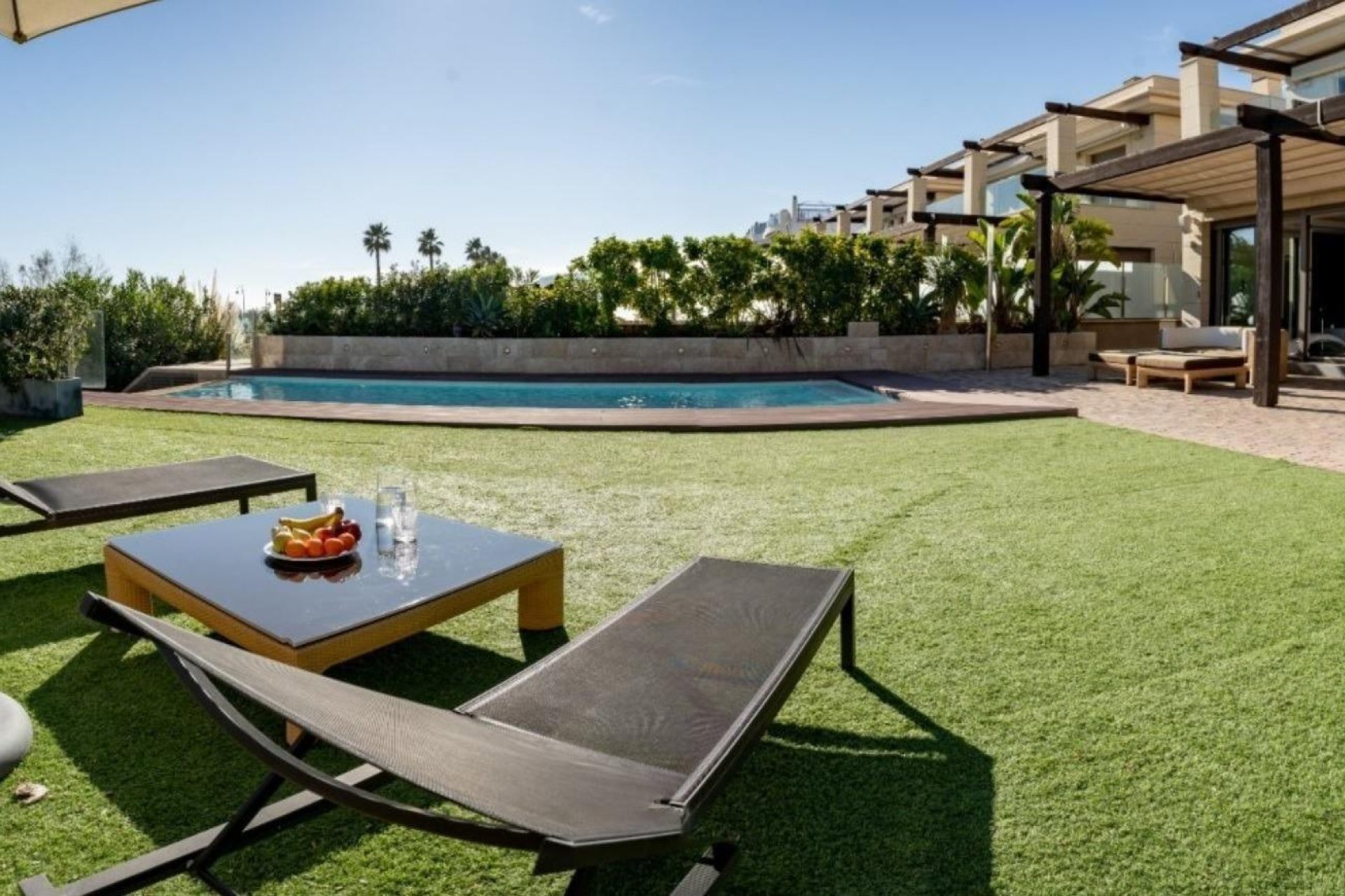 Long Term Rental - Chalet - Arenales del Sol - Zona paseo maritimo