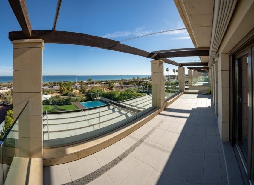 Long Term Rental - Chalet - Arenales del Sol - Zona paseo maritimo