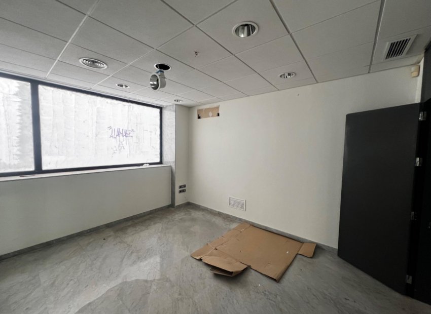Long Term Rental - Local comercial - Elche - Asilo - Pisos Azules