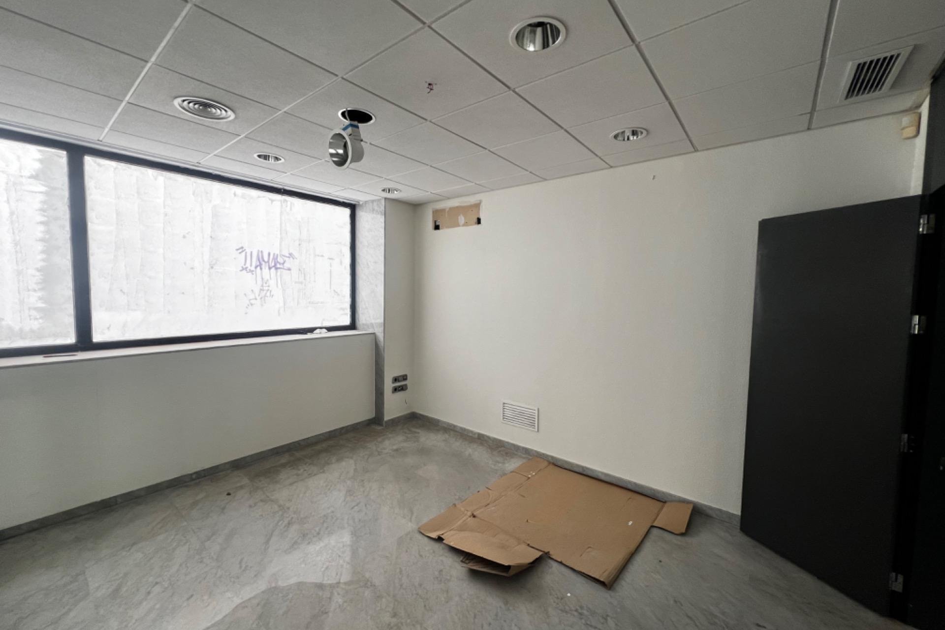Long Term Rental - Local comercial - Elche - Asilo - Pisos Azules