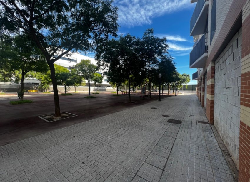 Long Term Rental - Local comercial - Elche - Zona Deportiva-Nuevo Altabix