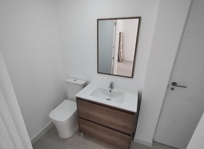 Long Term Rental - Local comercial - Torrevieja - La Mata