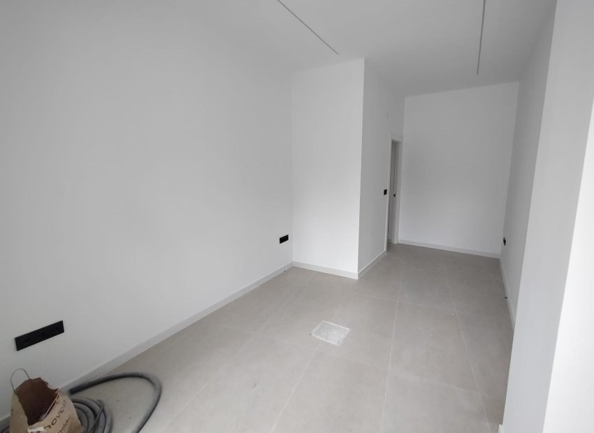 Long Term Rental - Local comercial - Torrevieja - La Mata