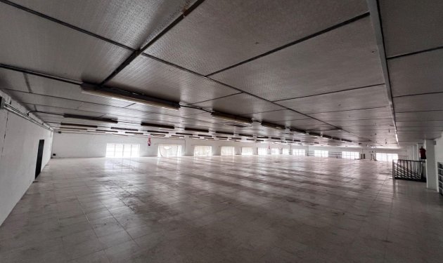 Nave industrial - Resale - Albatera -
                Pueblo 11