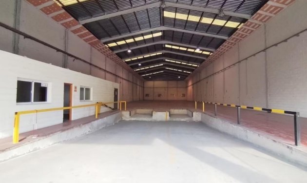 Nave industrial - Wynajem długoterminowy - Alicante -
                Ciudad de Asís - Font-Calent - El Bacarot