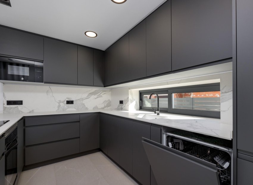 Nowy budynek - Villa - Torrevieja - Aguas Nuevas