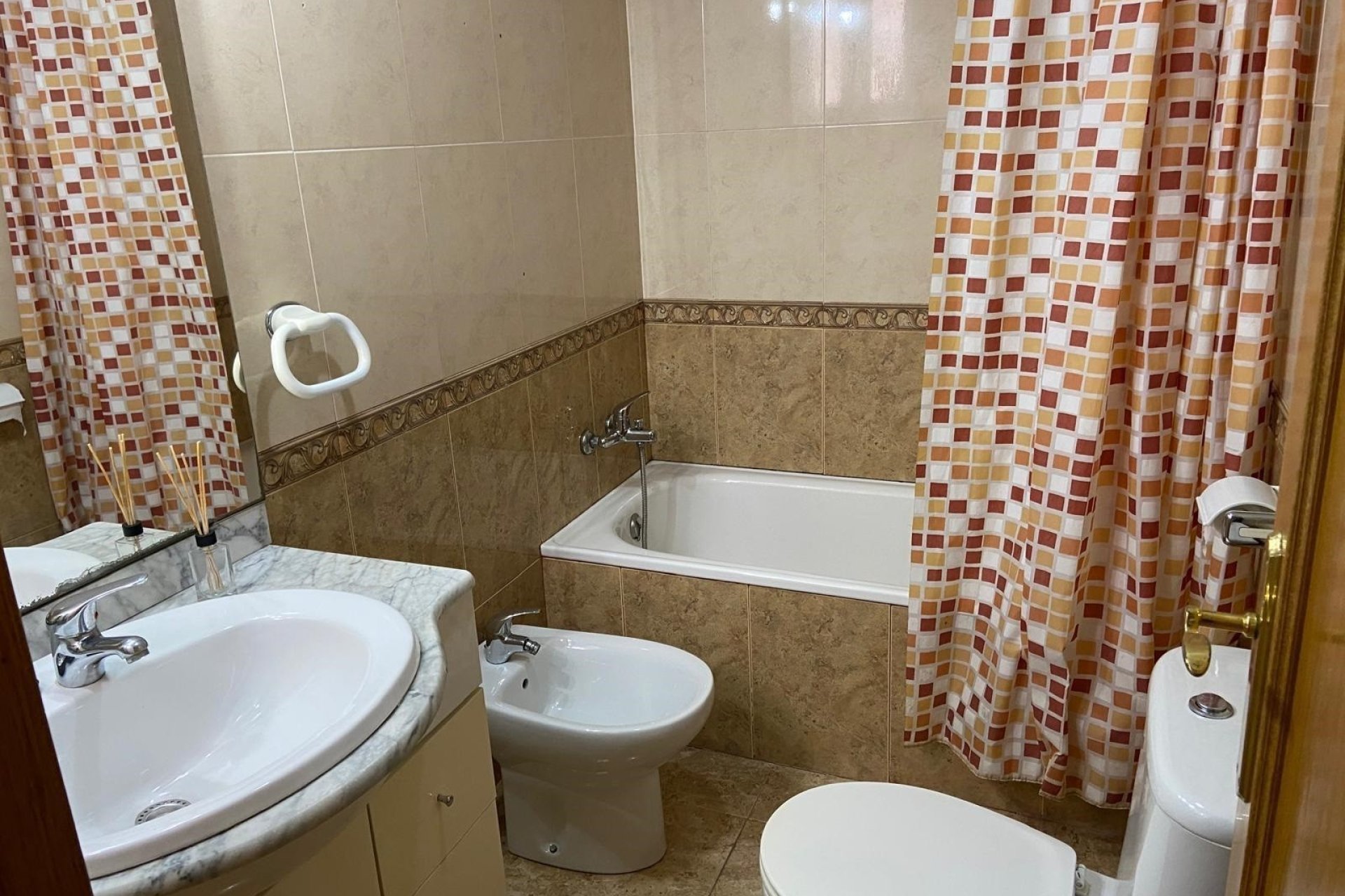 Odsprzedaż - Apartament - Guardamar - Pueblo/ PLAYA