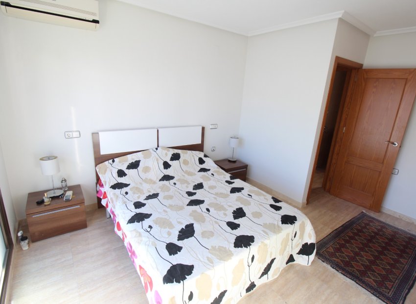 Odsprzedaż - Apartament - Torrevieja - Pueblo