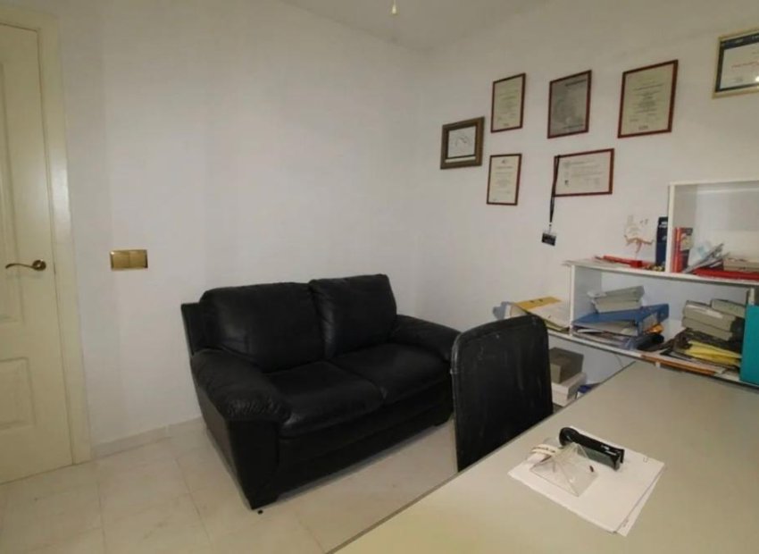 Odsprzedaż - Apartament - Torrevieja - Pueblo