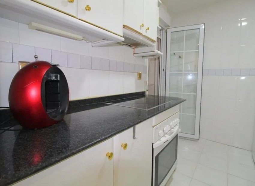 Odsprzedaż - Apartament - Torrevieja - Pueblo