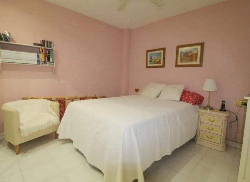 Odsprzedaż - Apartament - Torrevieja - Pueblo