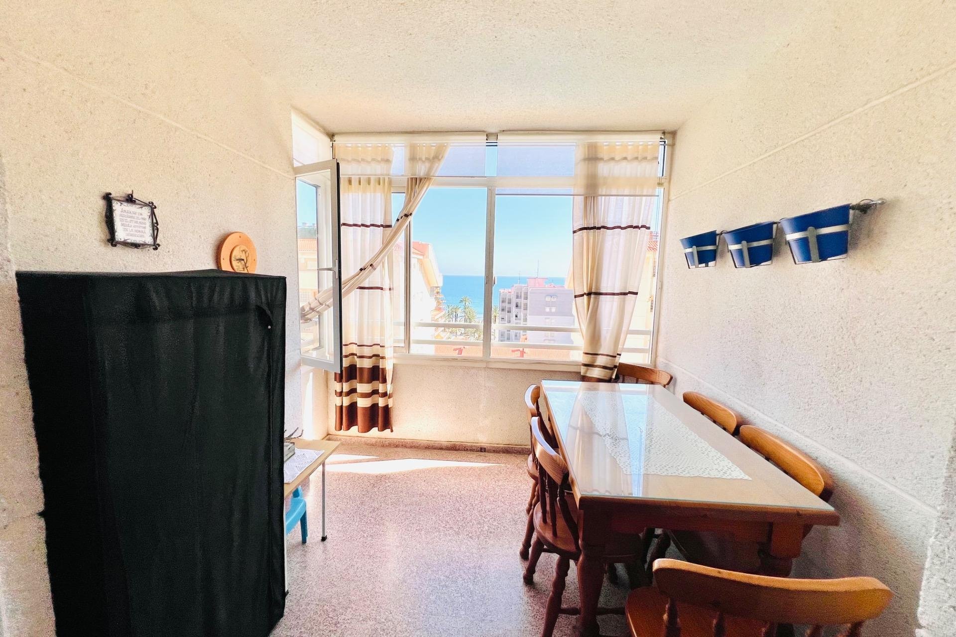 Odsprzedaż - Apartamento - Arenales del Sol