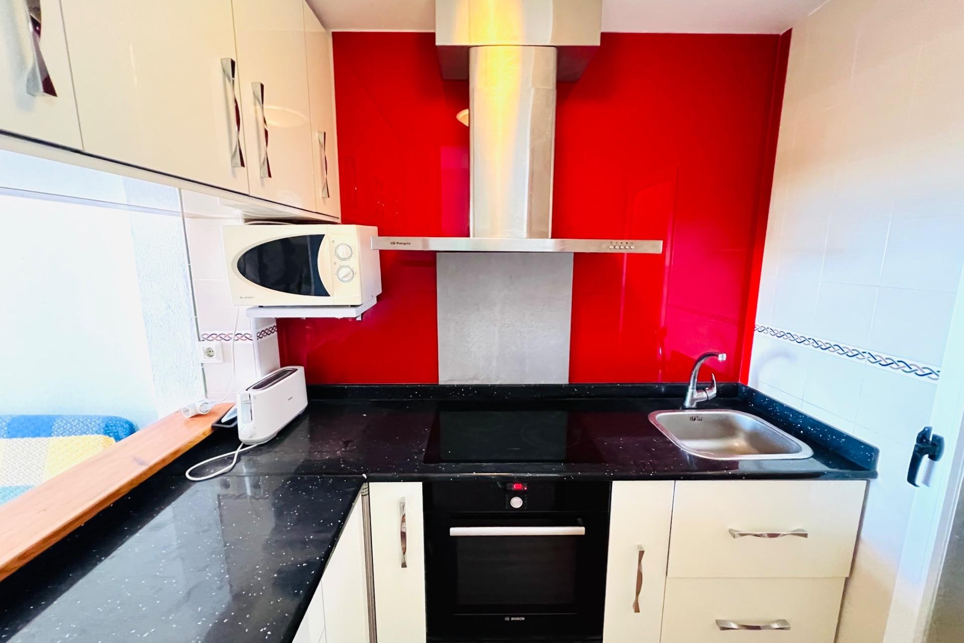 Odsprzedaż - Apartamento - Arenales del Sol