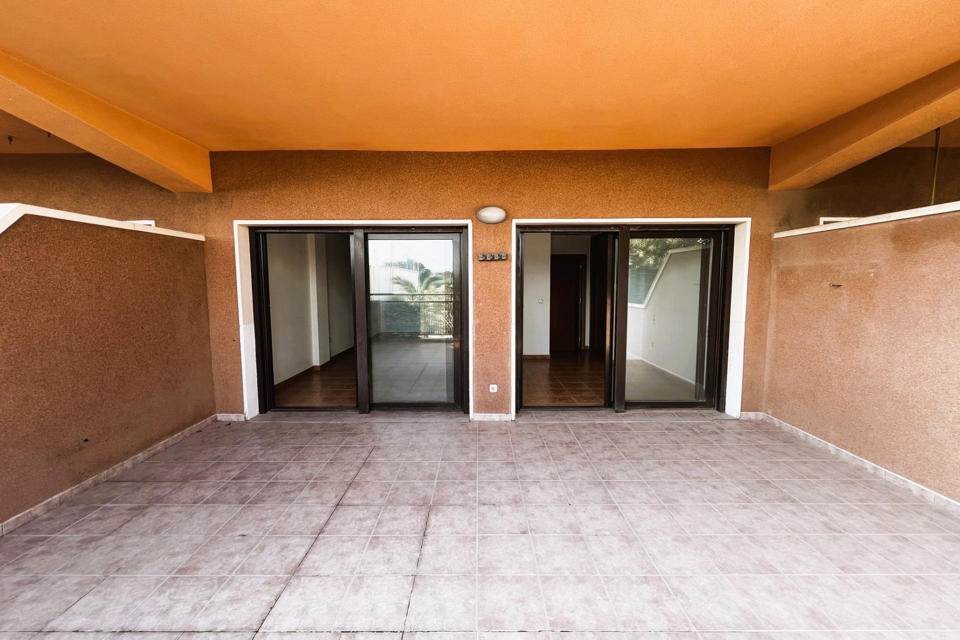 Odsprzedaż - Apartamento - Arenales del Sol