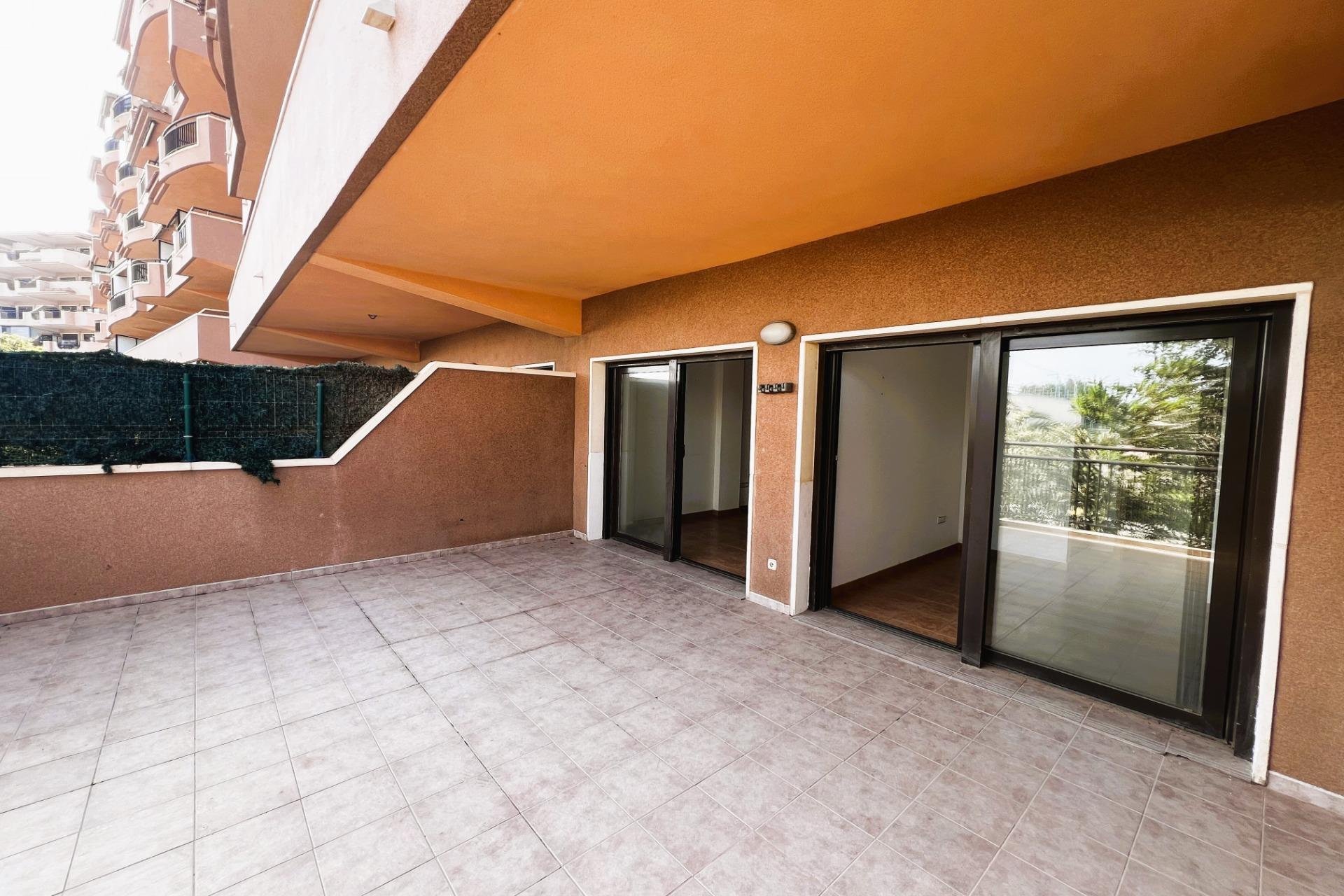 Odsprzedaż - Apartamento - Arenales del Sol