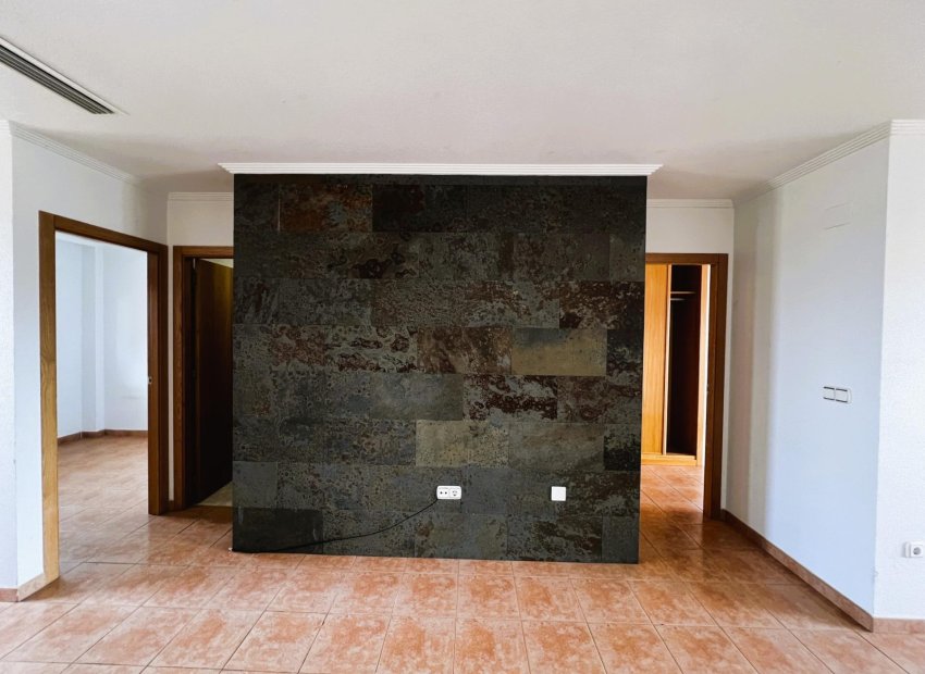 Odsprzedaż - Apartamento - Arenales del Sol