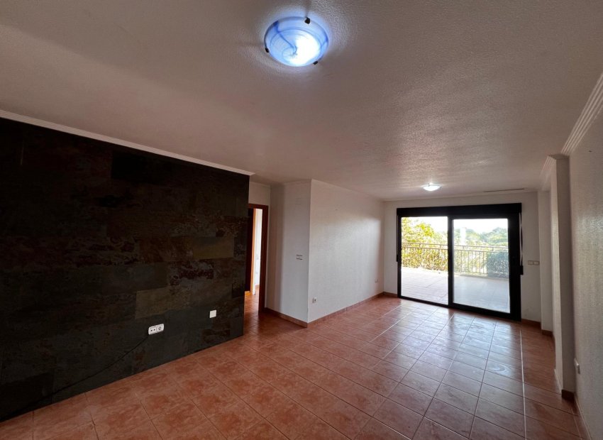 Odsprzedaż - Apartamento - Arenales del Sol