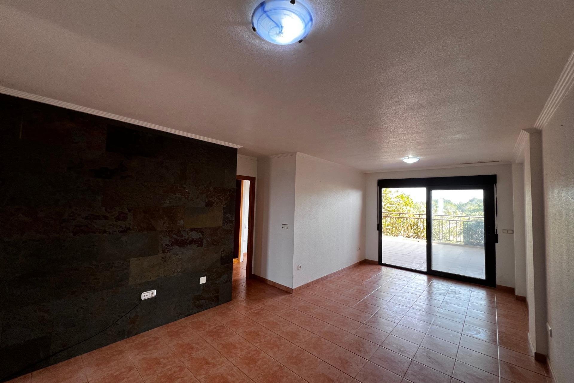 Odsprzedaż - Apartamento - Arenales del Sol
