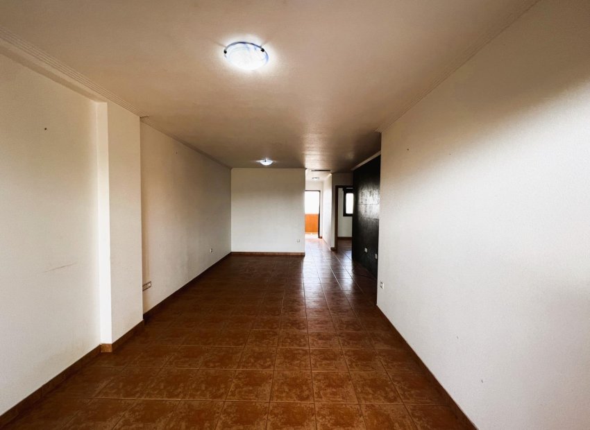 Odsprzedaż - Apartamento - Arenales del Sol