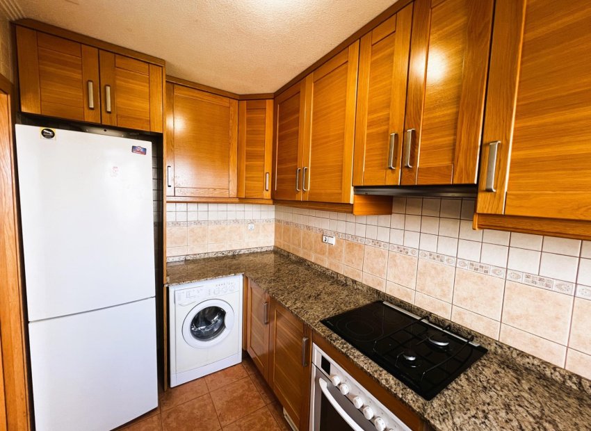 Odsprzedaż - Apartamento - Arenales del Sol
