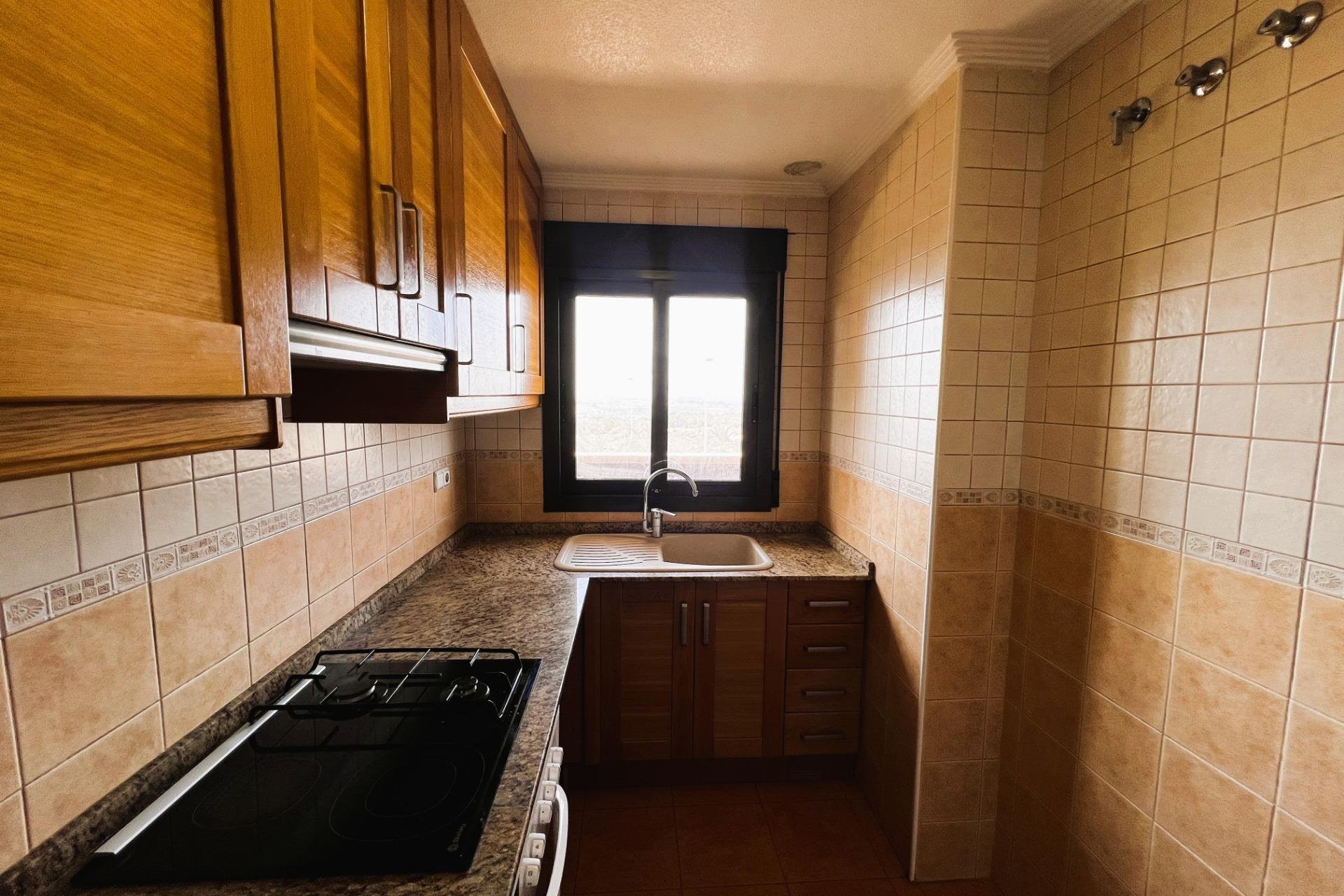 Odsprzedaż - Apartamento - Arenales del Sol