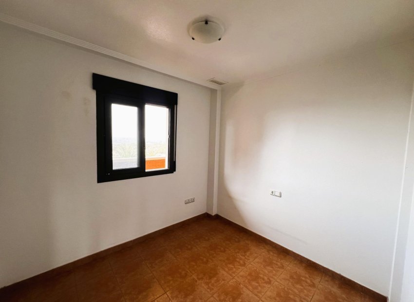 Odsprzedaż - Apartamento - Arenales del Sol