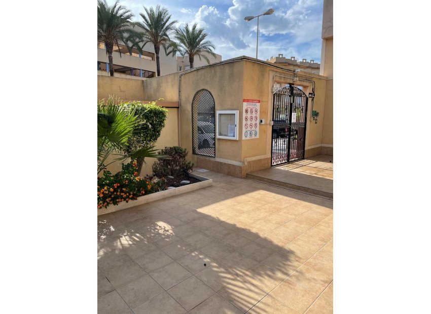 Odsprzedaż - Apartamento - Orihuela Costa - Campoamor