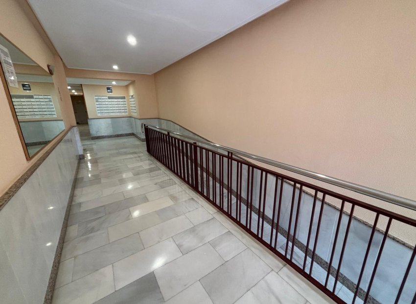 Odsprzedaż - Apartamento - Torrevieja - Centro