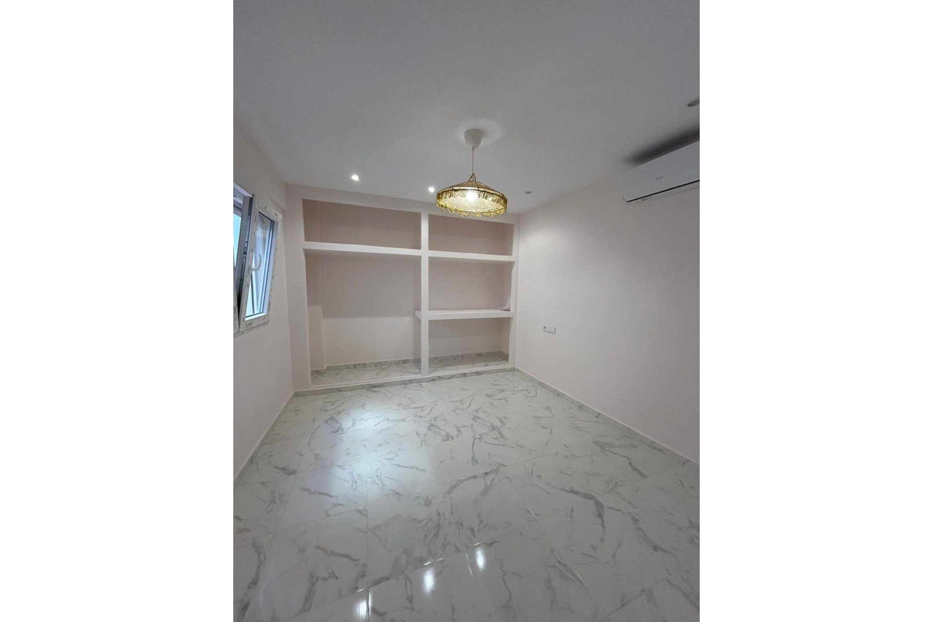 Odsprzedaż - Apartamento - Torrevieja - torrevieja