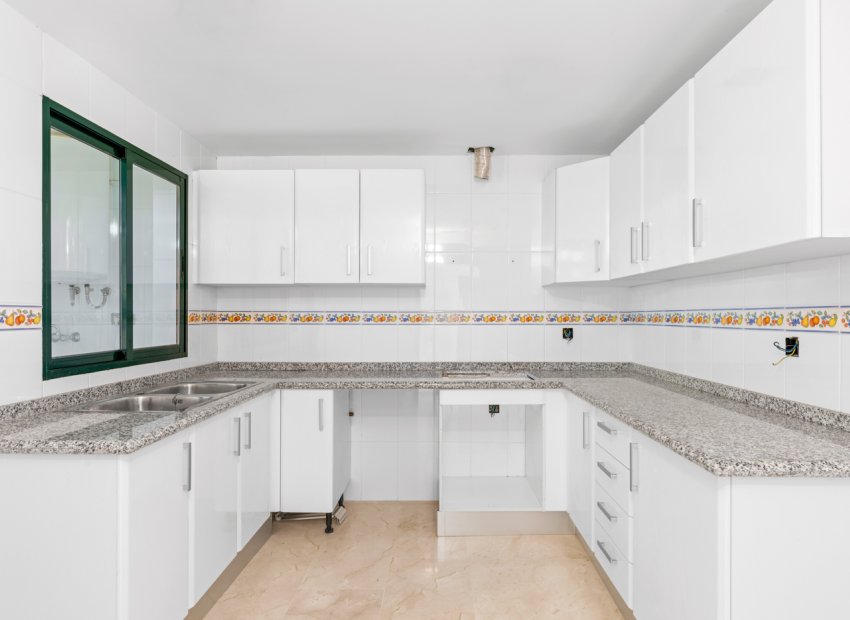 Odsprzedaż - Apartment - Altea