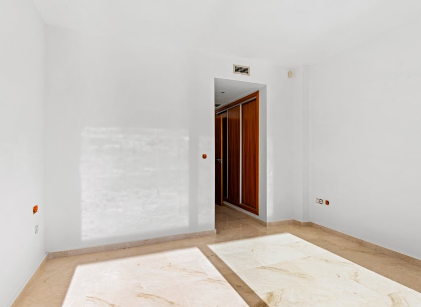 Odsprzedaż - Apartment - Altea