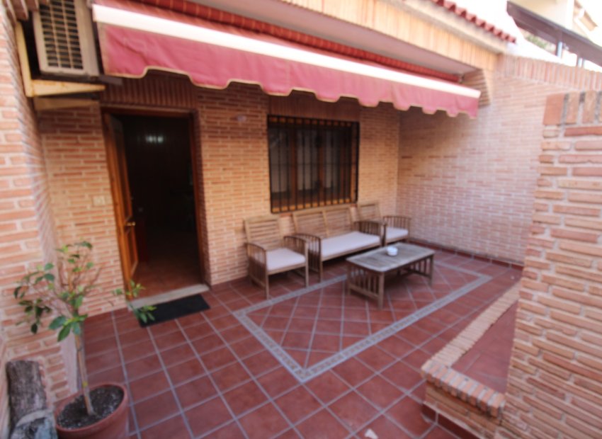 Odsprzedaż - Bungalow - Torrevieja - PLAYA DE LOS LOCOS