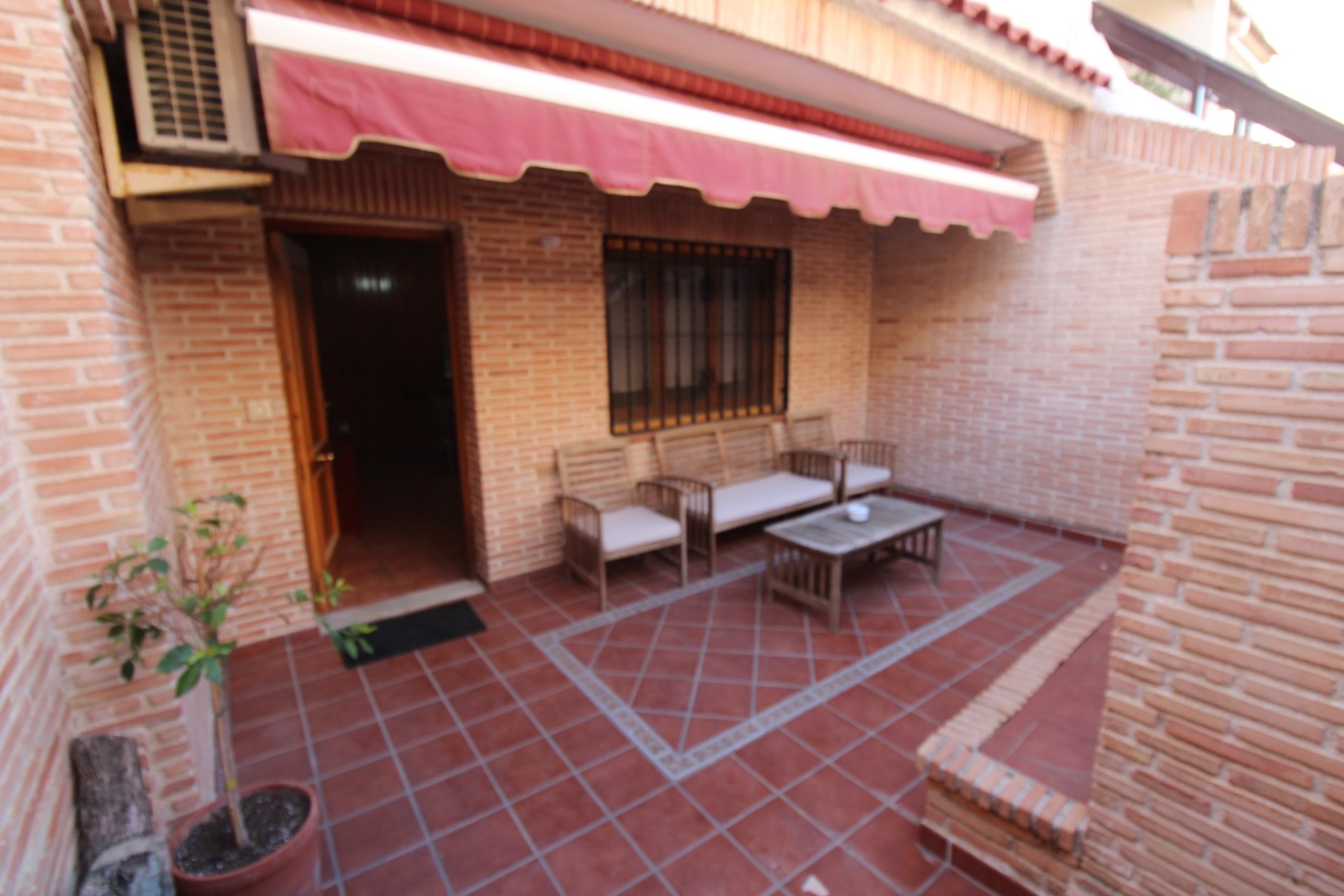 Odsprzedaż - Bungalow - Torrevieja - PLAYA DE LOS LOCOS