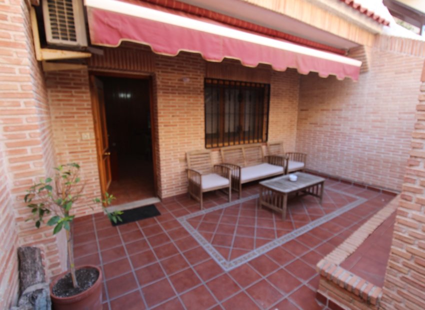 Odsprzedaż - Bungalow - Torrevieja - PLAYA DE LOS LOCOS