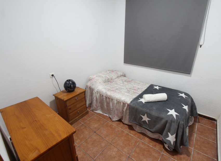 Odsprzedaż - Bungalow - Torrevieja - PLAYA DE LOS LOCOS