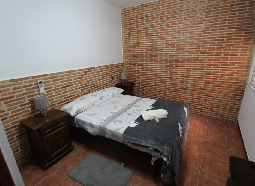 Odsprzedaż - Bungalow - Torrevieja - PLAYA DE LOS LOCOS