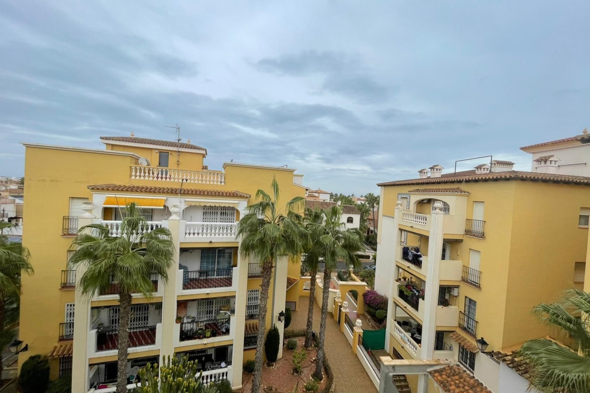 Odsprzedaż - Daszek - Torrevieja - PLAYA DE LOS LOCOS