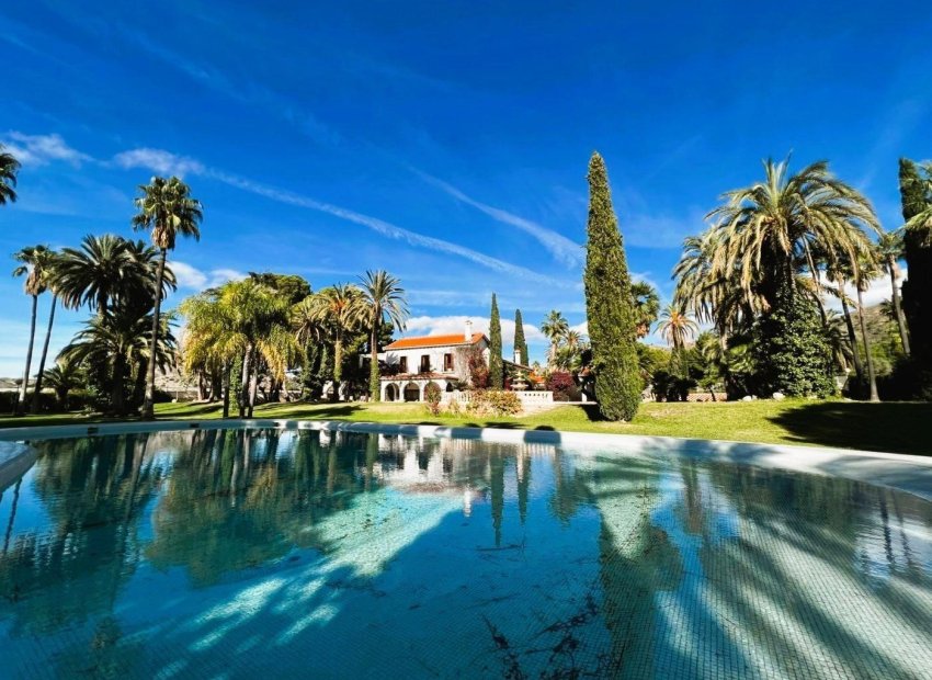 Odsprzedaż - Finca rústica - Novelda - SERRETA