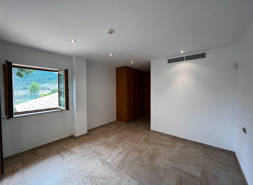 Odsprzedaż - Finca rústica - Penaguila